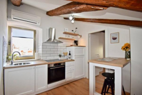 Brand New Top Centre Apartment